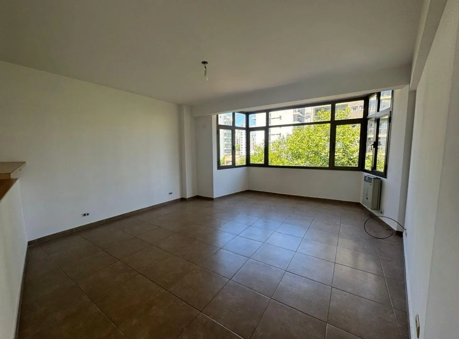 Semipiso tres ambientes con cochera en venta - Quilmes centro 2
