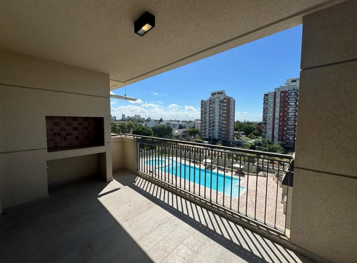 Departamento dos ambientes con cochera en alquiler - Klover 2