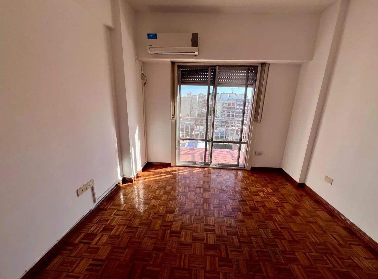 Departamento tres ambientes en alquiler - Quilmes centro - Peatonal 4