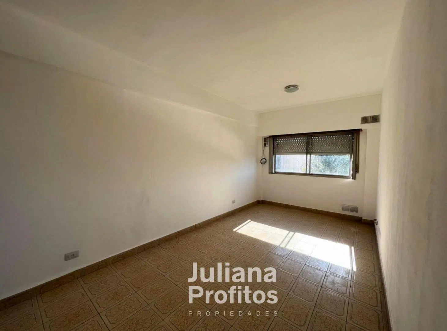 Departamento dos ambientes en alquiler - Florencio Varela 3
