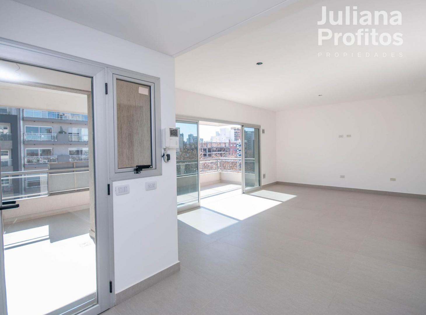 Departamento 3 (tres) Ambientes en Venta – Piso Completo 110m2 con Cochera – Quilmes Centro