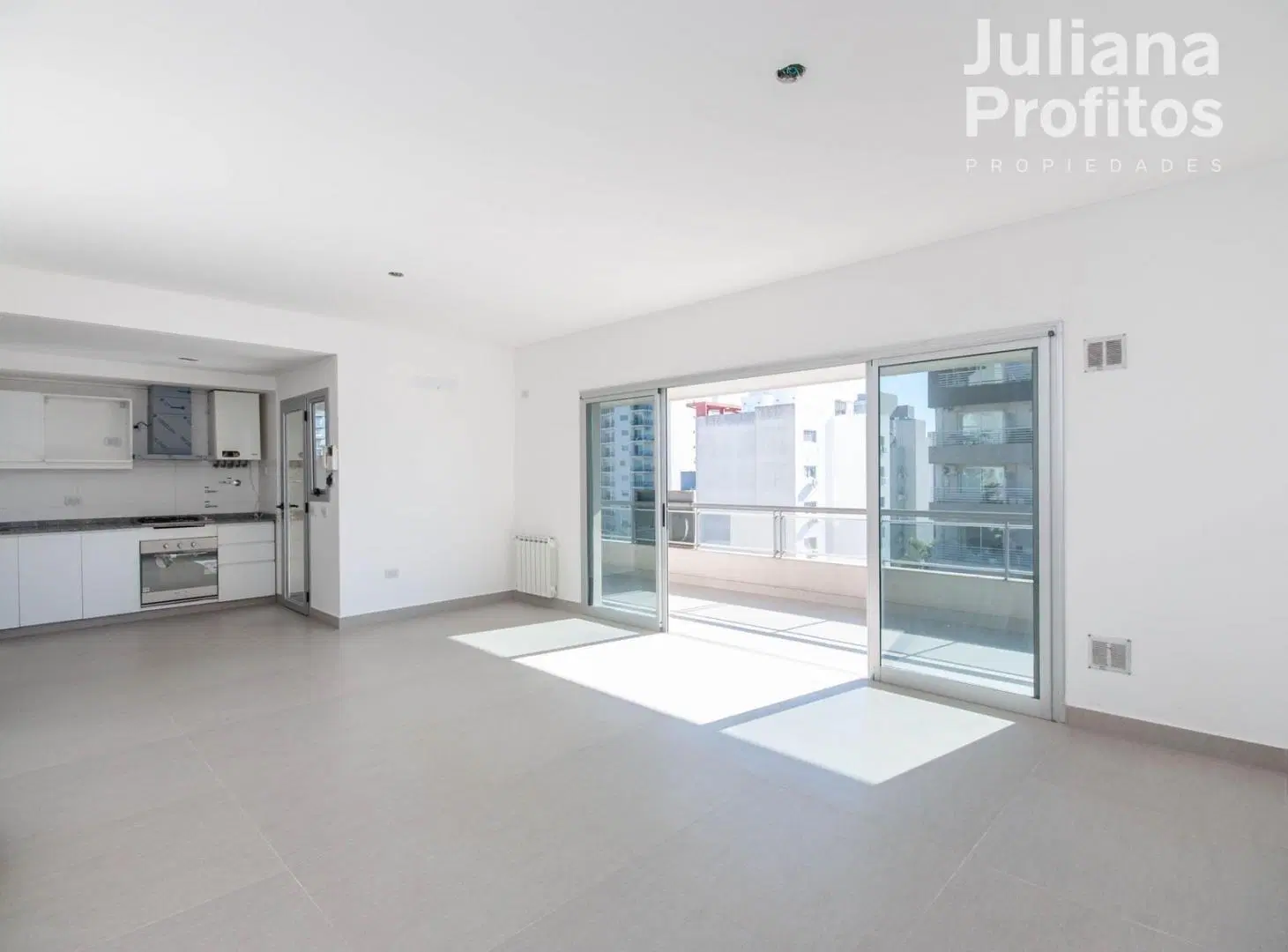Departamento 3 (tres) Ambientes en Venta – Piso Completo 110m2  con Cochera – Quilmes Centro 2