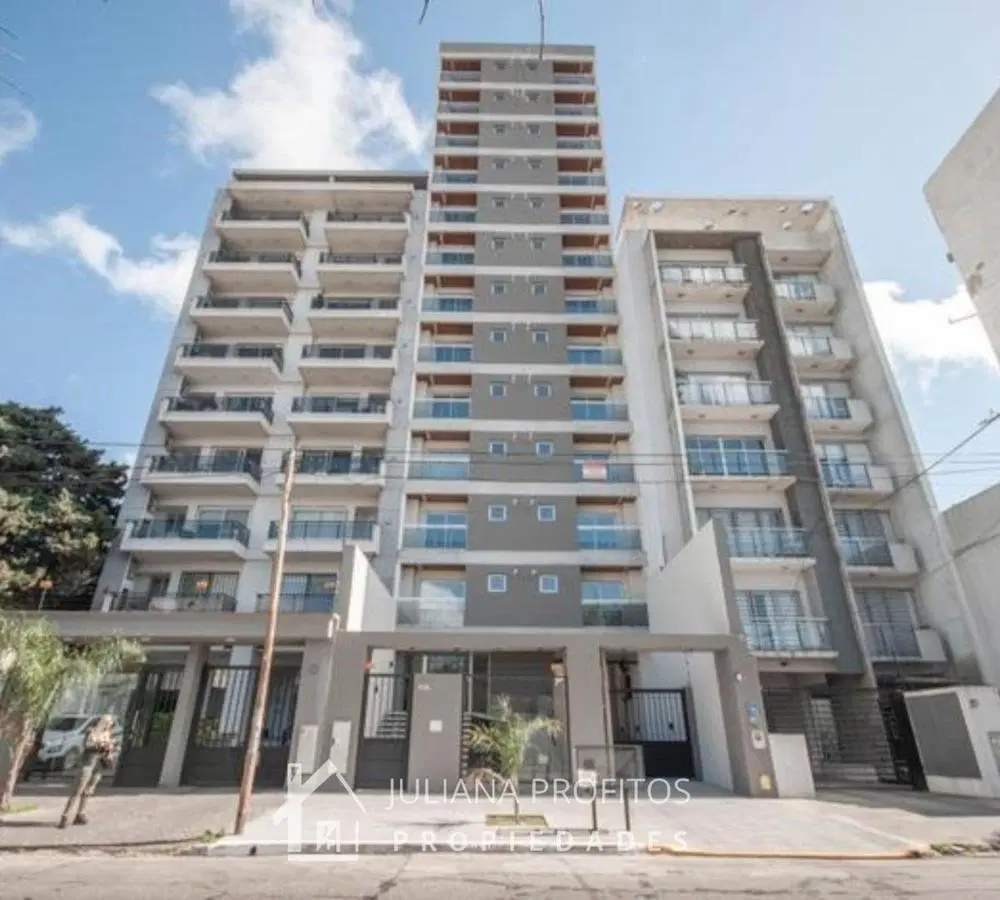 Departamento de 2 Ambientes con Cochera en Bernal Centro 1