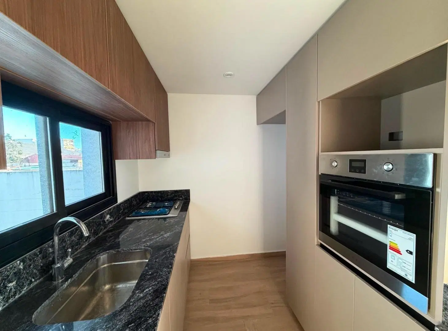 Departamento cuatro ambientes con cochera en venta - Quilmes centro 2