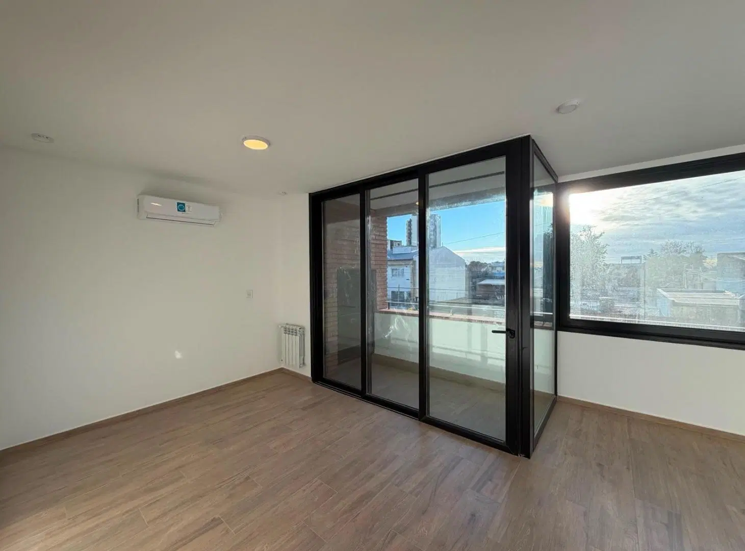 Departamento cuatro ambientes con cochera en venta - Quilmes centro 3