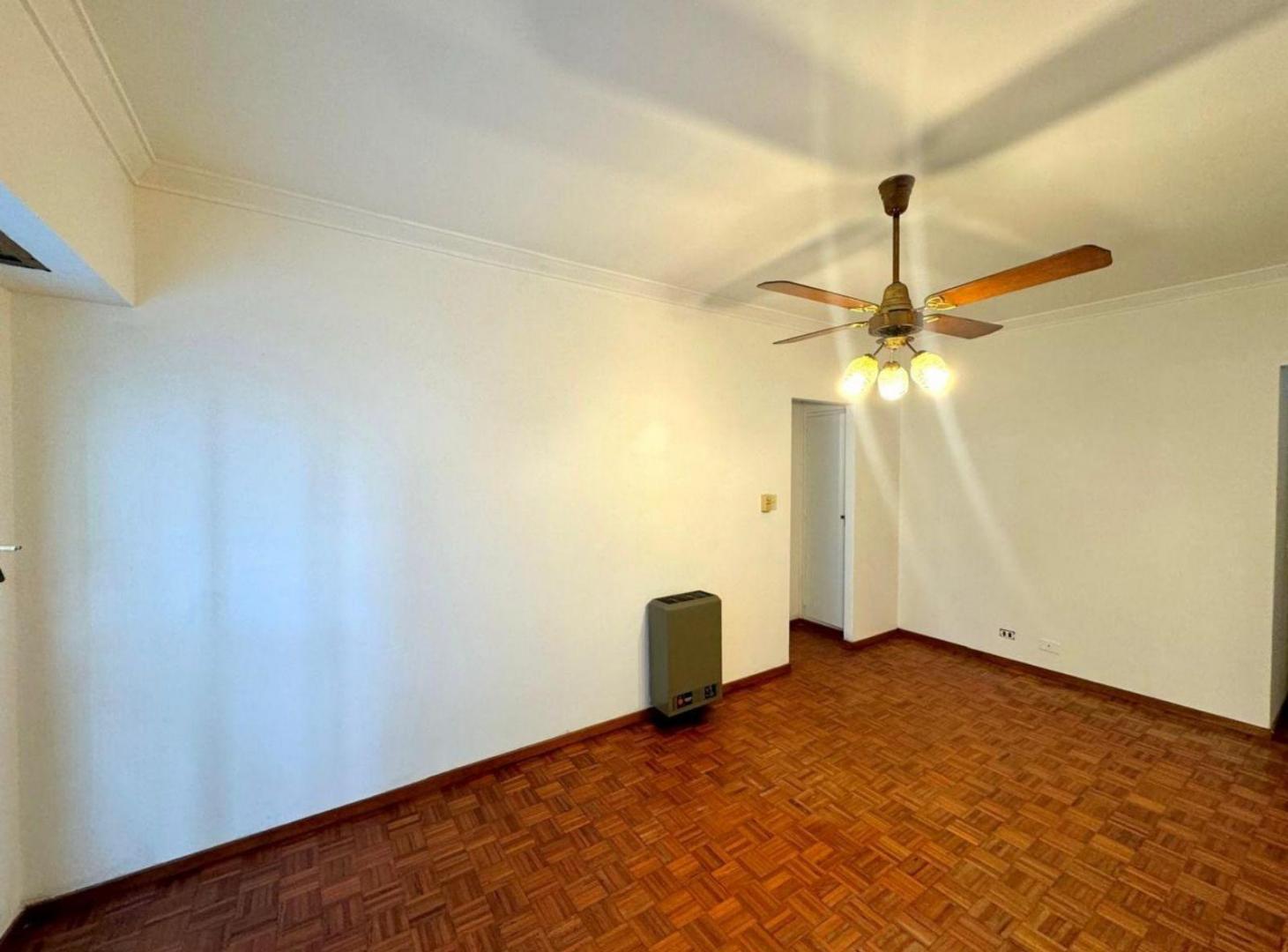 Foto de Departamento dos ambientes con cochera en venta - Bernal Centro, imagen 2