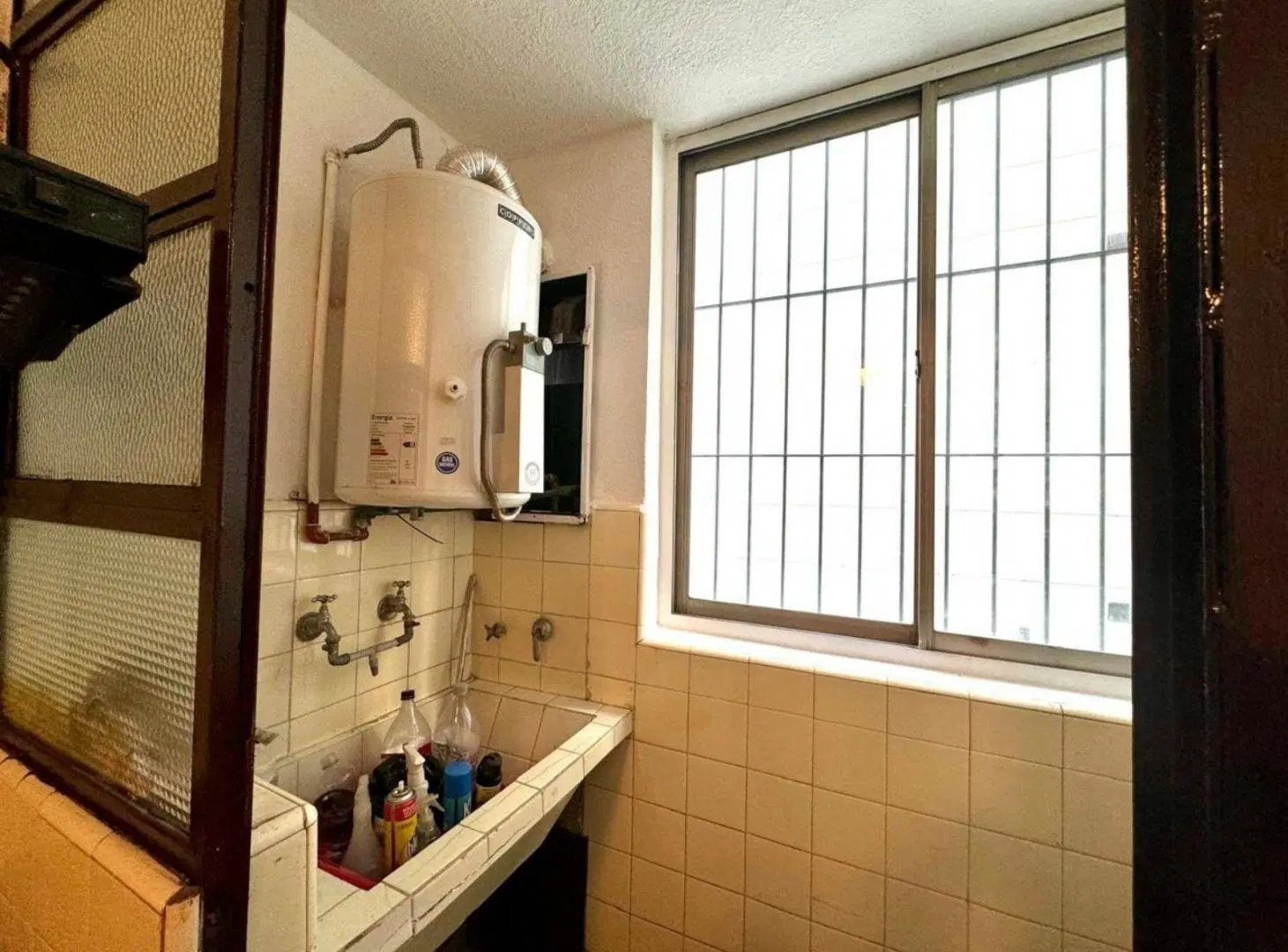 Departamento dos ambientes con cochera en venta - Bernal Centro 8