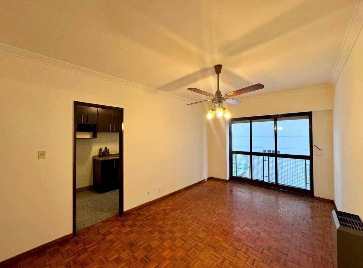 Foto de Departamento dos ambientes con cochera en venta - Bernal Centro, imagen 3