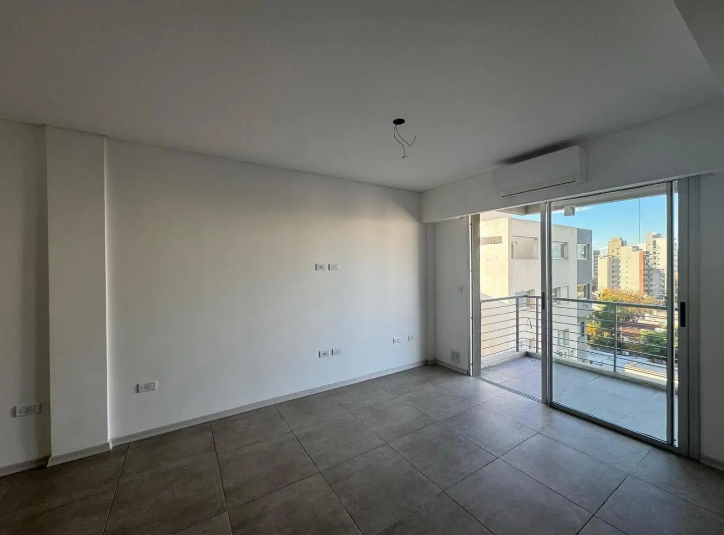Departamento monoambiente con cochera en Venta - Quilmes Centro 4