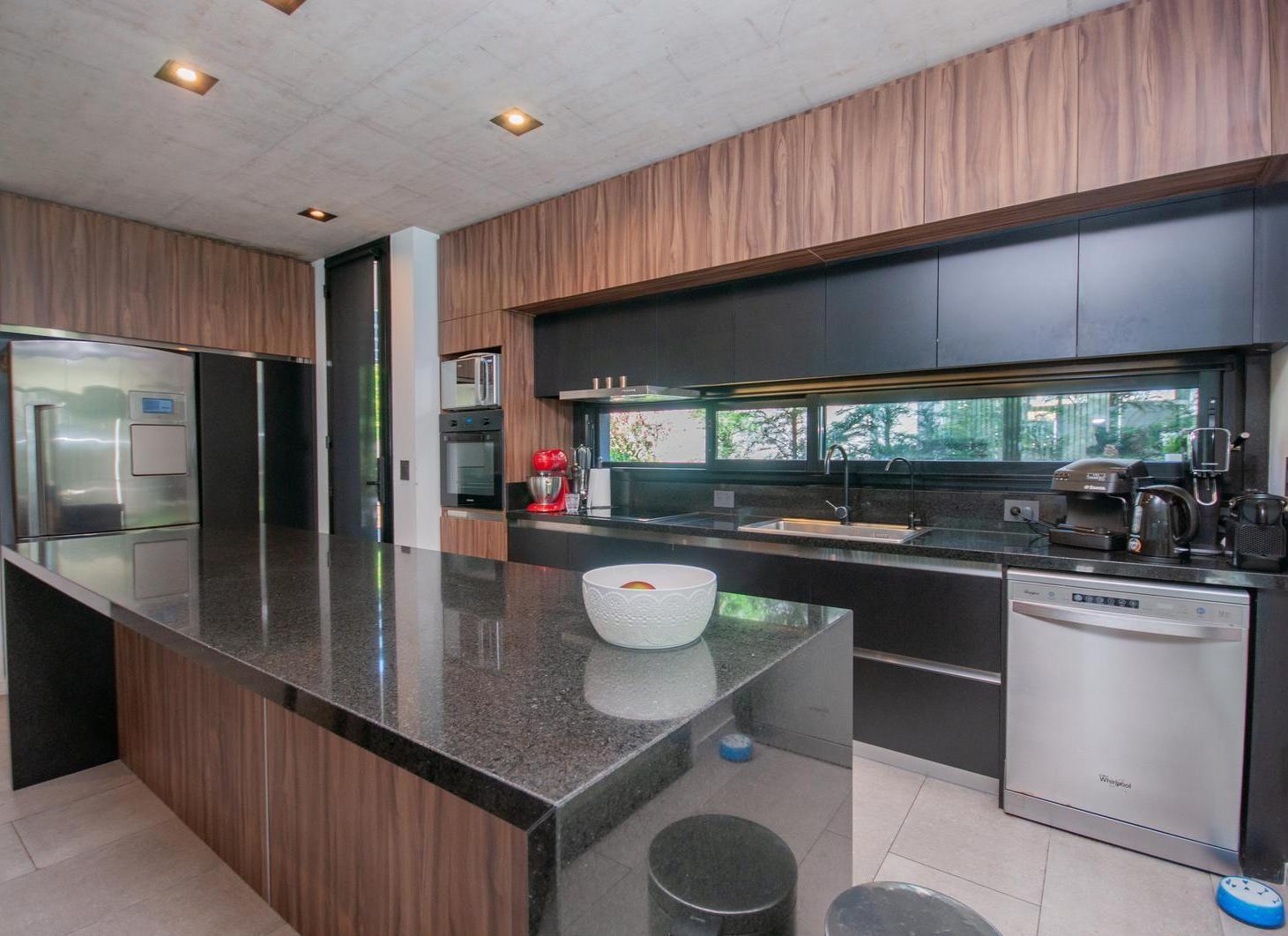 Foto de Casa cinco ambientes con pileta en venta - Barrio cerrado Dorrego, imagen 5