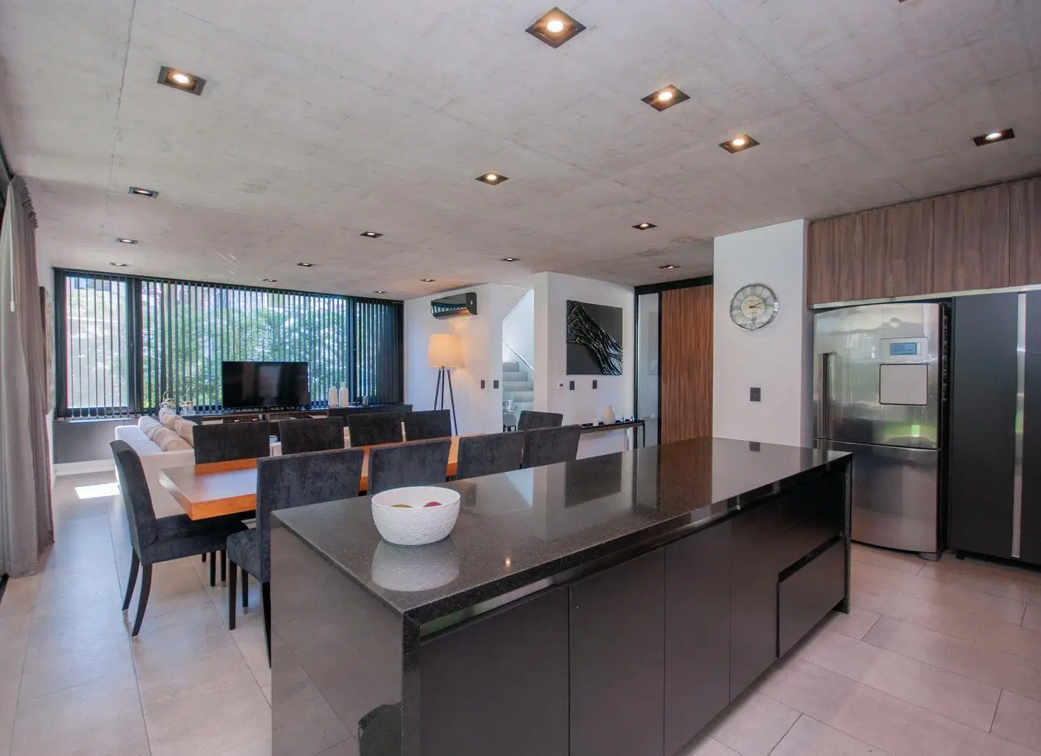 Casa cinco ambientes con pileta en venta - Barrio cerrado Dorrego 8