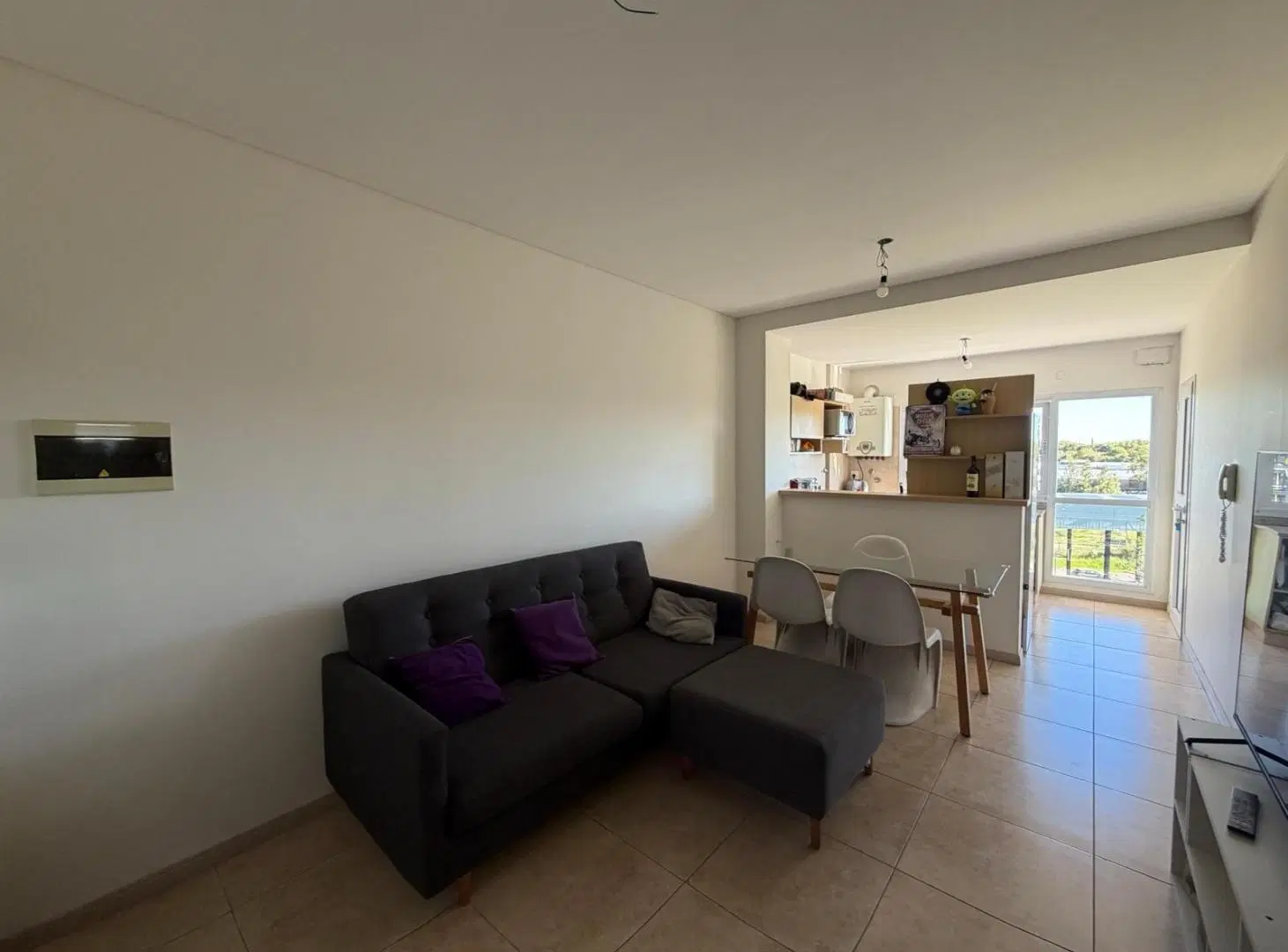 Departamento tres ambientes en alquiler con cochera - Maconda 2