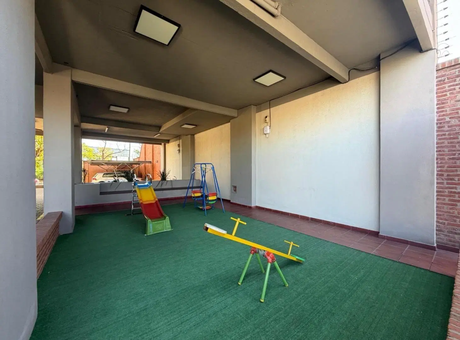 Departamento tres ambientes en alquiler con cochera - Maconda 8