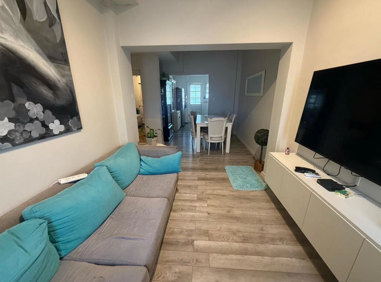 Casa de 3 ambientes en venta en el centro de Bernal 2