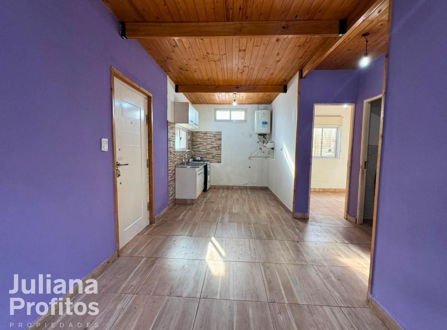 Foto de OPORTUNIDAD EN BERAZATEGUI – CASA DE 3 AMBIENTES CON EXCELENTE UBICACIÓN, imagen 2
