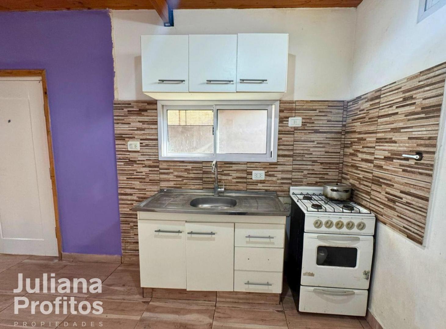 Foto de OPORTUNIDAD EN BERAZATEGUI – CASA DE 3 AMBIENTES CON EXCELENTE UBICACIÓN, imagen 4
