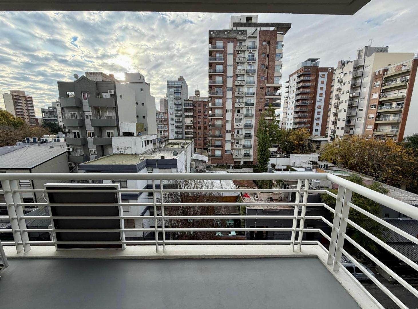 Foto de Departamento dos ambientes con cochera en venta - Quilmes, imagen 3