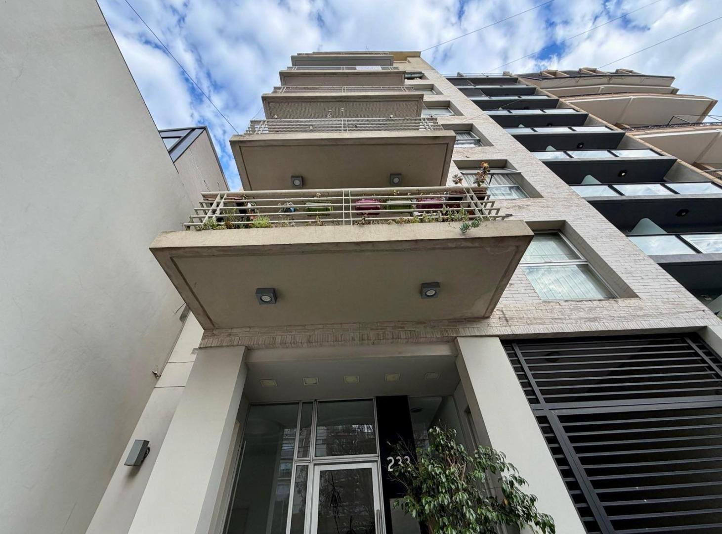 Foto de Departamento dos ambientes con cochera en venta - Quilmes, imagen 2