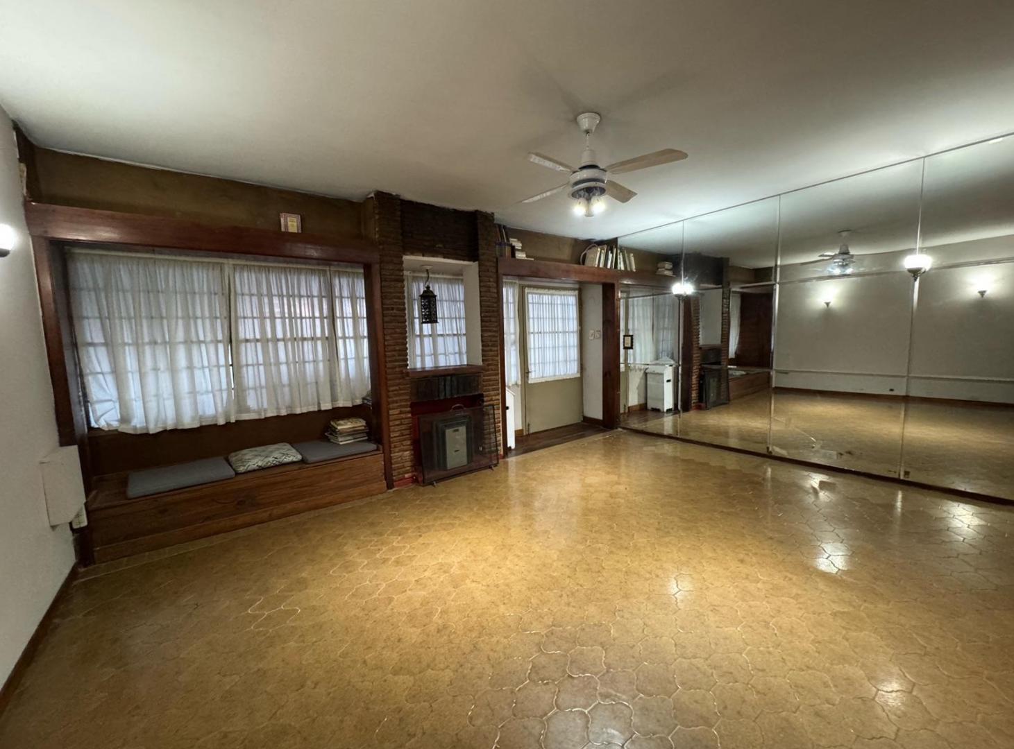 Foto de Casa cuatro ambientes en alquiler - Quilmes, imagen 2