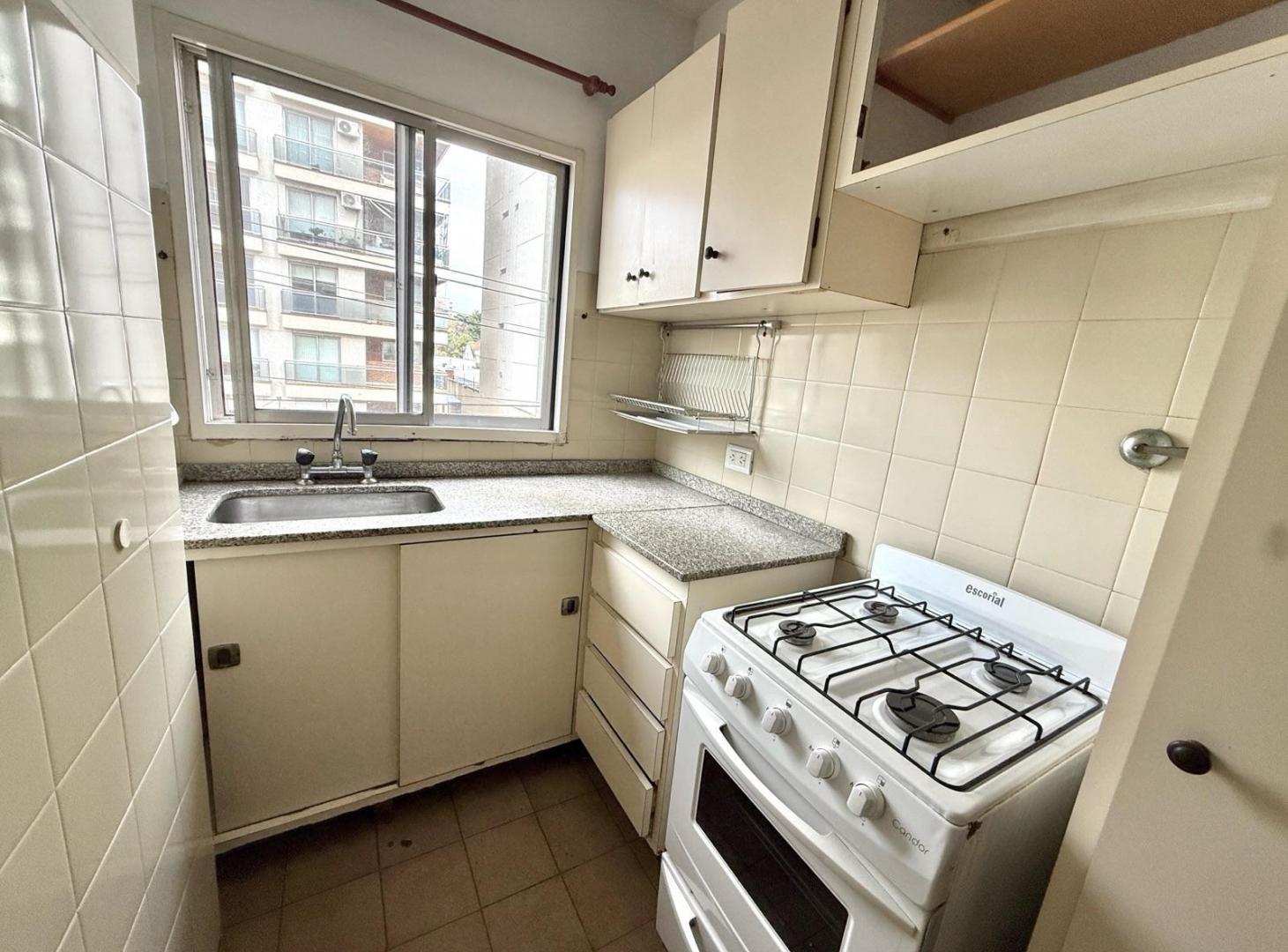 Foto de Departamento en Alquiler de 2 Ambientes con Cochera en Quilmes Centro, imagen 3