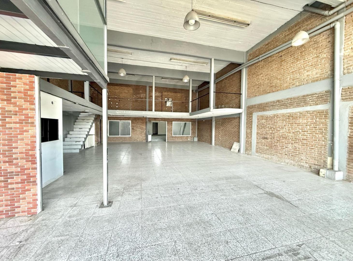 Foto de Local en Alquiler de 350m2 en Quilmes Oeste, imagen 2