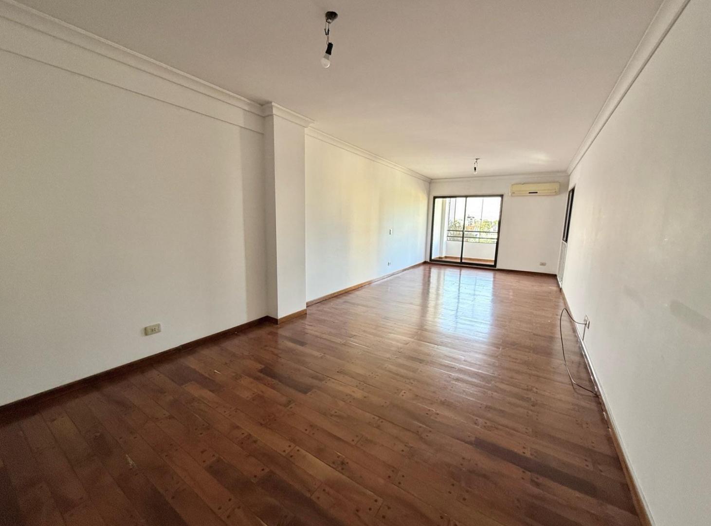 Foto de Departamento en Alquiler de 4 Ambientes con Cochera en Quilmes Centro, imagen 1