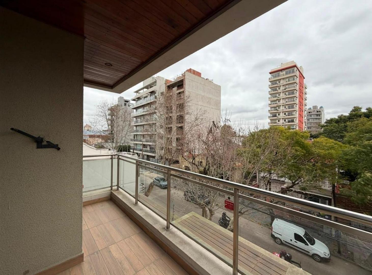 Foto de Departamento tres ambientes con cochera y baulera en venta - Quilmes, imagen 4