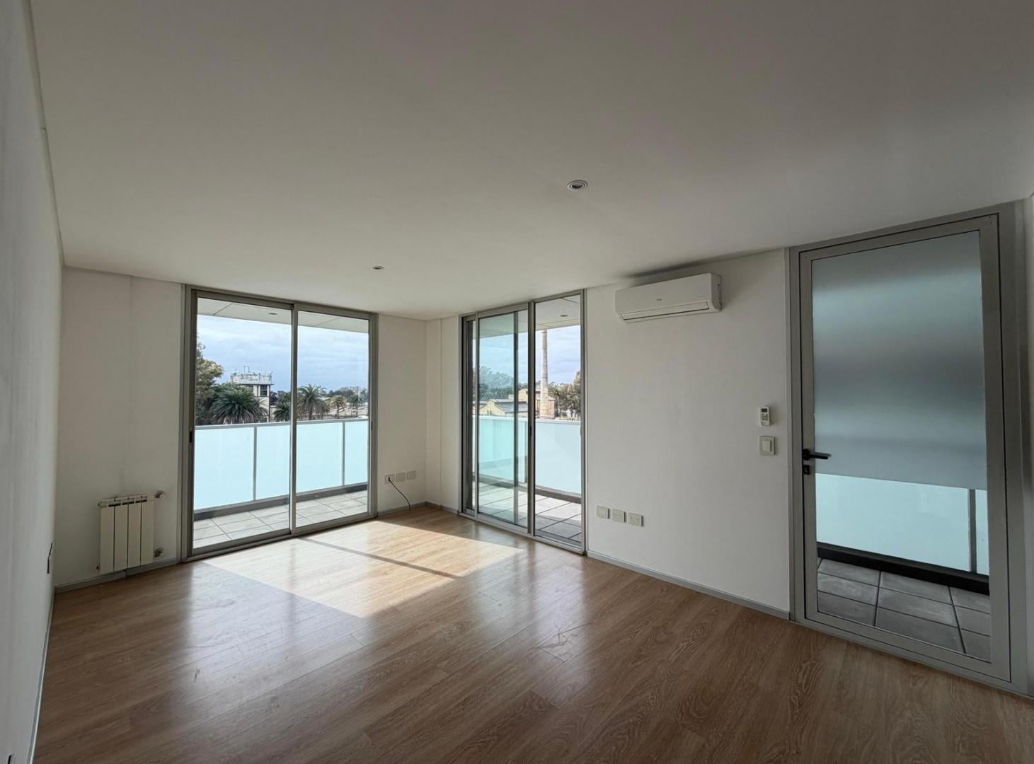 Foto de Departamento dos ambientes con cochera en alquiler - Sensum, imagen 1