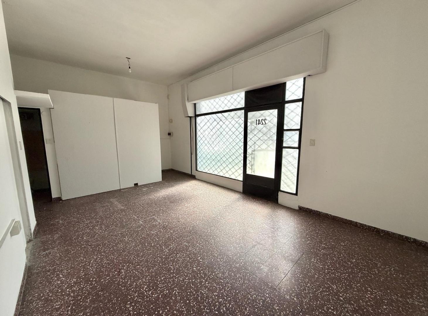 Foto de PH en Venta de 3 Ambientes con Local o Garage al Frente en Quilmes Oeste, imagen 3