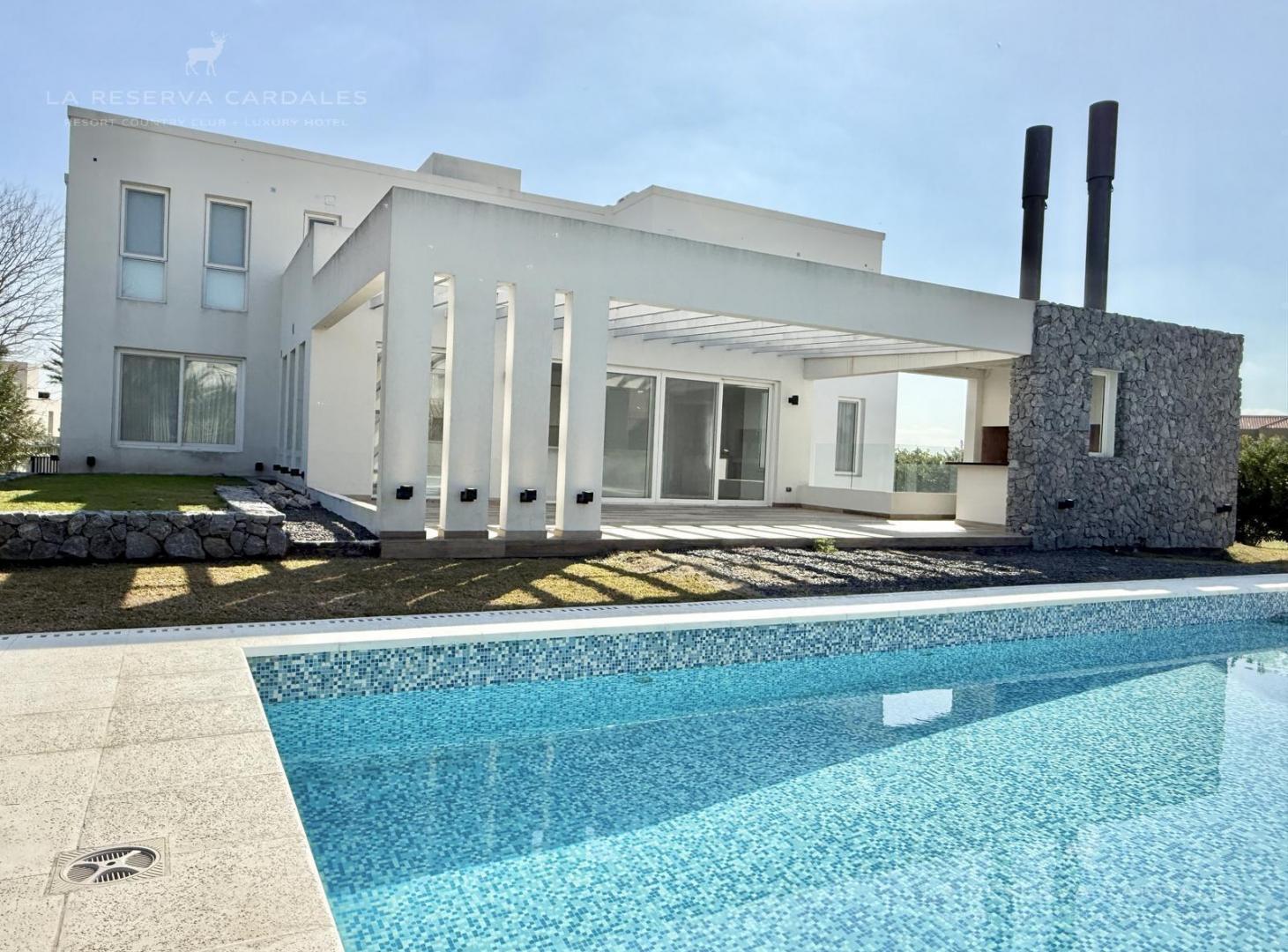 Casa de 8 Ambientes en Venta en La Reserva Cardales