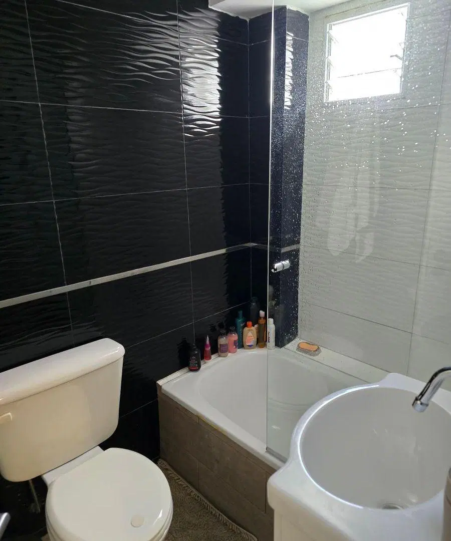 saenz peña 3 ambientes con 2 baños impecable con renta 4