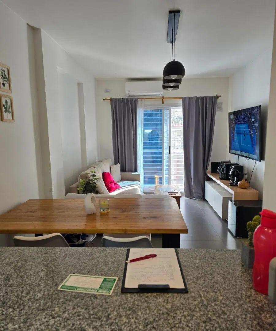 saenz peña 3 ambientes con 2 baños impecable con renta 2