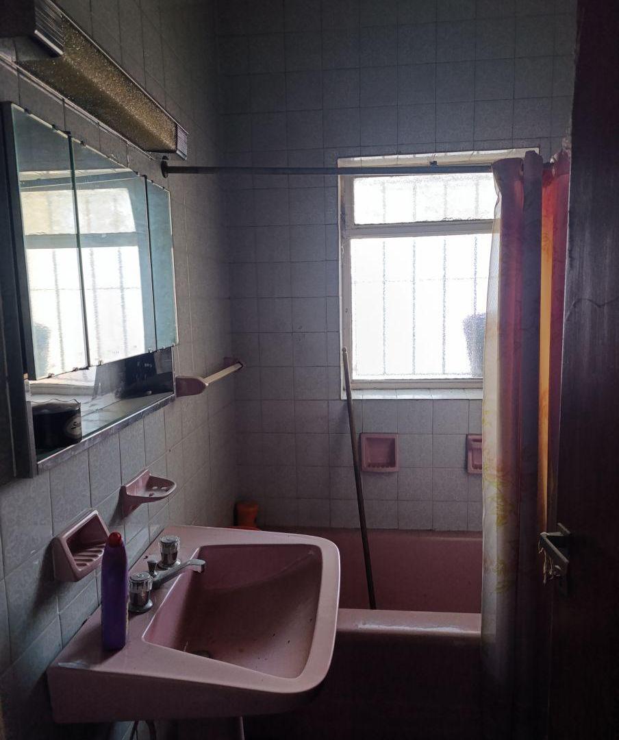 Foto de saenz peña casa a refaccionar valor lote 3 amb. en lote 200m2, imagen 5