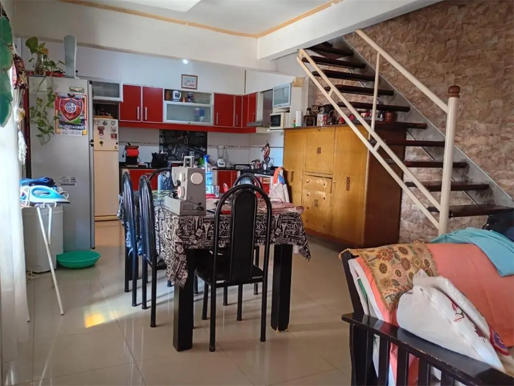 SAN JUSTO - CASA DE 3 AMBIENTES CON LOCAL, TERRAZA Y COCHERA 3
