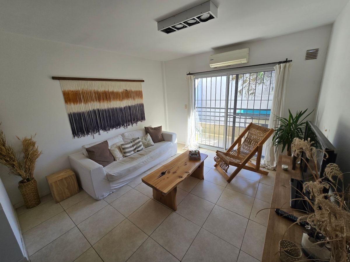 Foto de Amplio 2 Amb - Dormitorio - Baño - Balcón - Cochera - Baulera, imagen 3