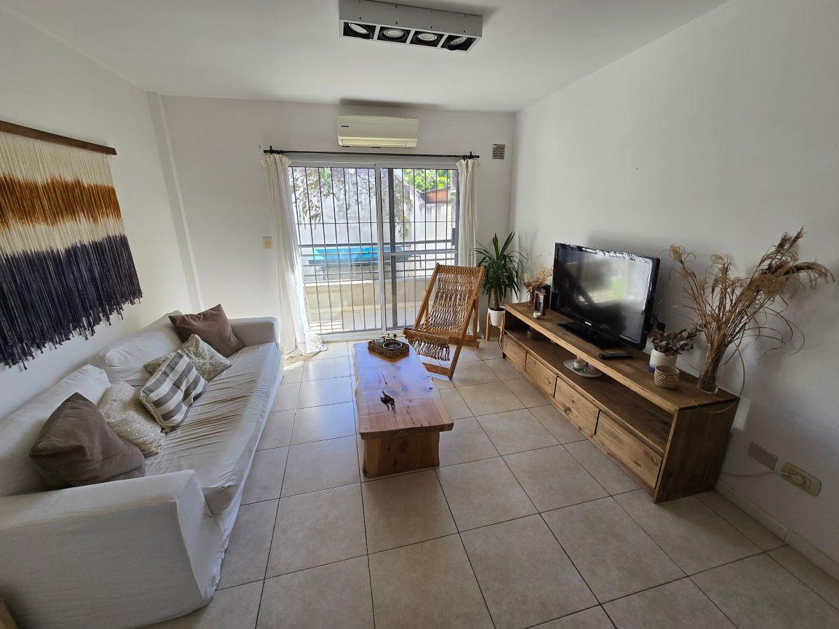 Foto de Amplio 2 Amb - Dormitorio - Baño - Balcón - Cochera - Baulera, imagen 2
