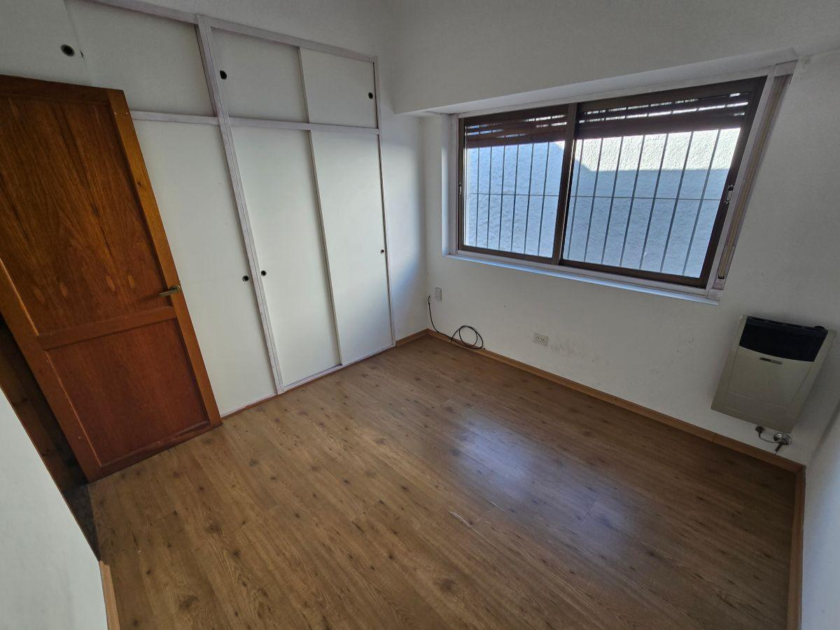 Foto de Casa 1 planta - 3 dormitorios - 2 baños - Galpón - uso comercial, imagen 4