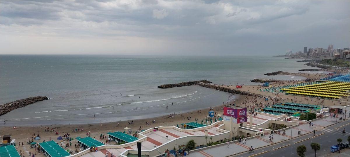 Foto de VENTA DEPARTAMENTO 4 AMB FRENTE AL MAR CON COCHERA DOBLE, imagen 3