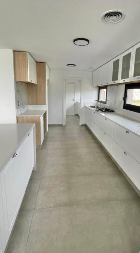VENTA - ESPECTACULAR CASA AL LAGO EN TERRALAGOS CANNING