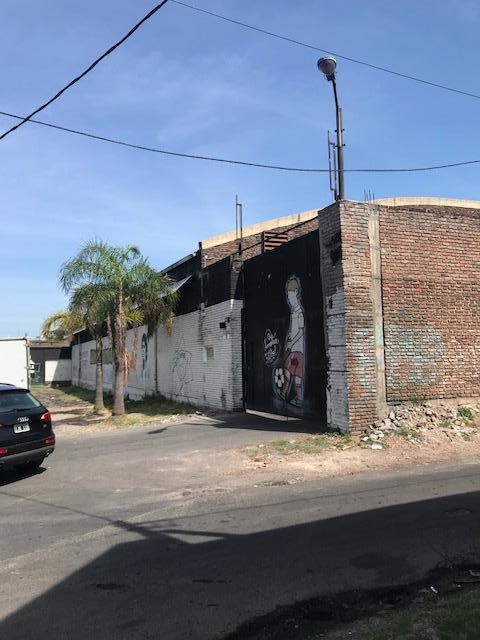 Venta - Propiedad Industrial de 7500 m² - 2 Naves - Lomas de Zamora 1
