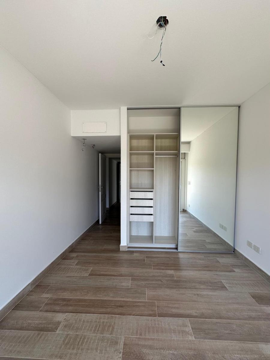 Magnifico Departamento en Venta 3 Suites 2 Cocheras Excelente Vista 2
