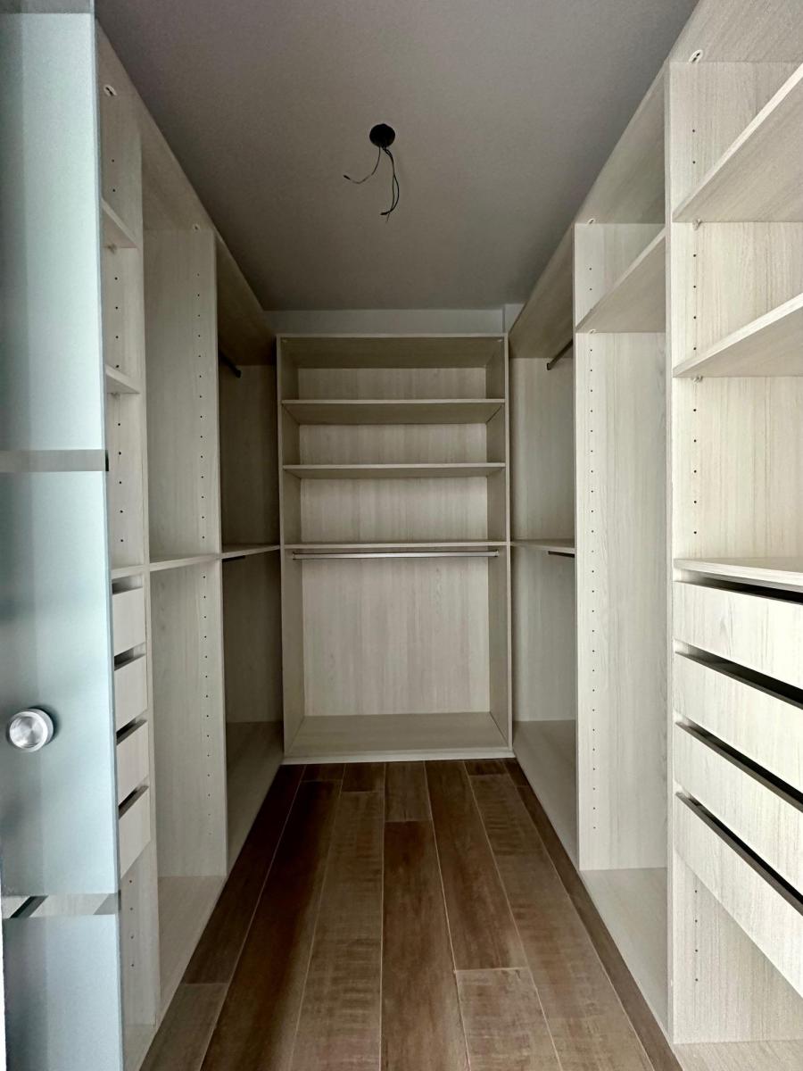 Magnifico Departamento en Venta 3 Suites 2 Cocheras Excelente Vista 3