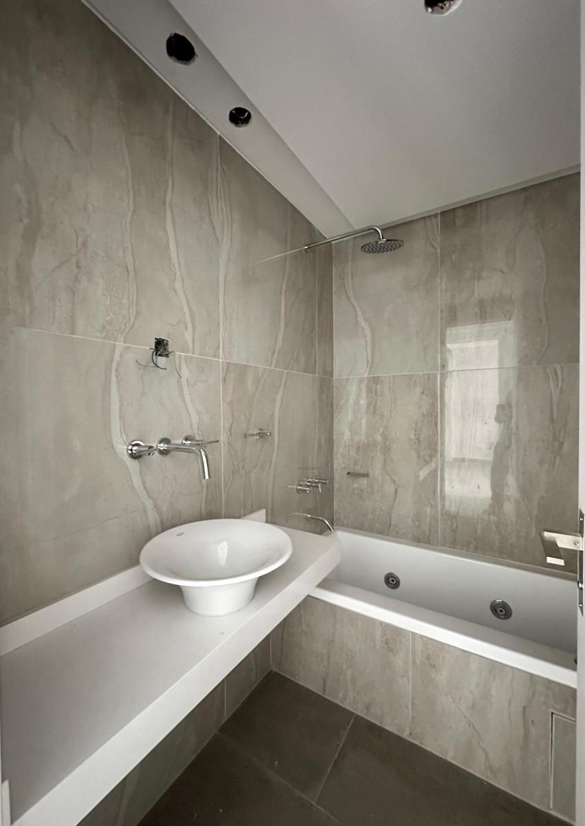 Departamento 4 Amb Mas Dependencia y Cochera en Venta en Flores Full Amenities 4