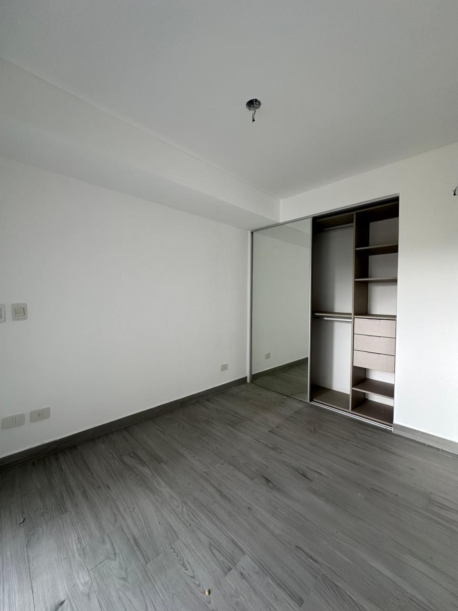 Departamento 4 Amb Mas Dependencia y Cochera en Venta en Flores Full Amenities 3