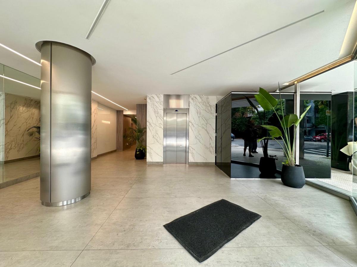 Departamento 4 Amb Mas Dependencia y Cochera en Venta en Flores Full Amenities 2