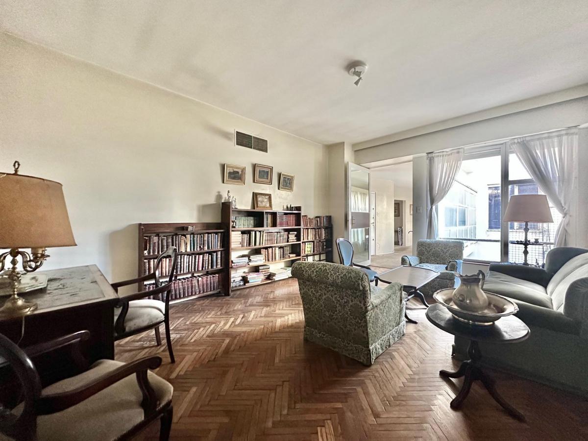 Departamento en Venta, Piso Completo, 5 Ambientes Mas Cochera y Baulera 1