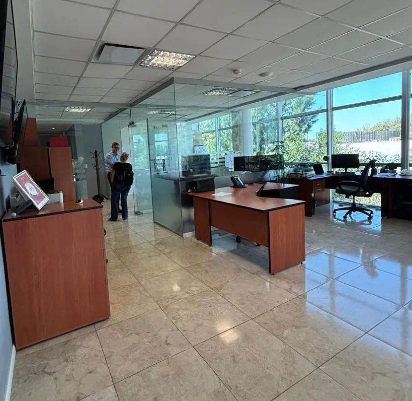 Alquiler Oficina en Canning AMANECERES OFFICE 2