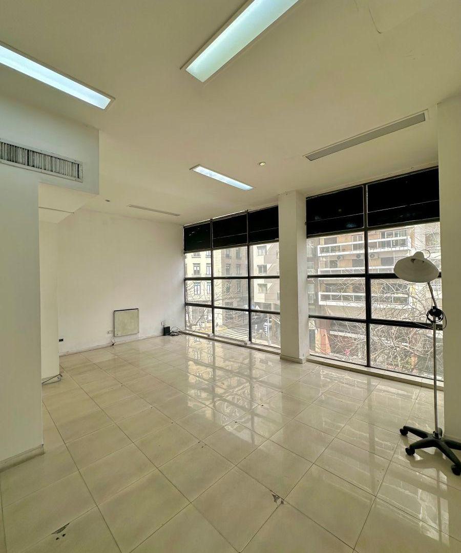 Foto de Alquiler comercial en Av. Callao al 700 EXCELENTE UBICACION SIN EXPENSAS, imagen 1