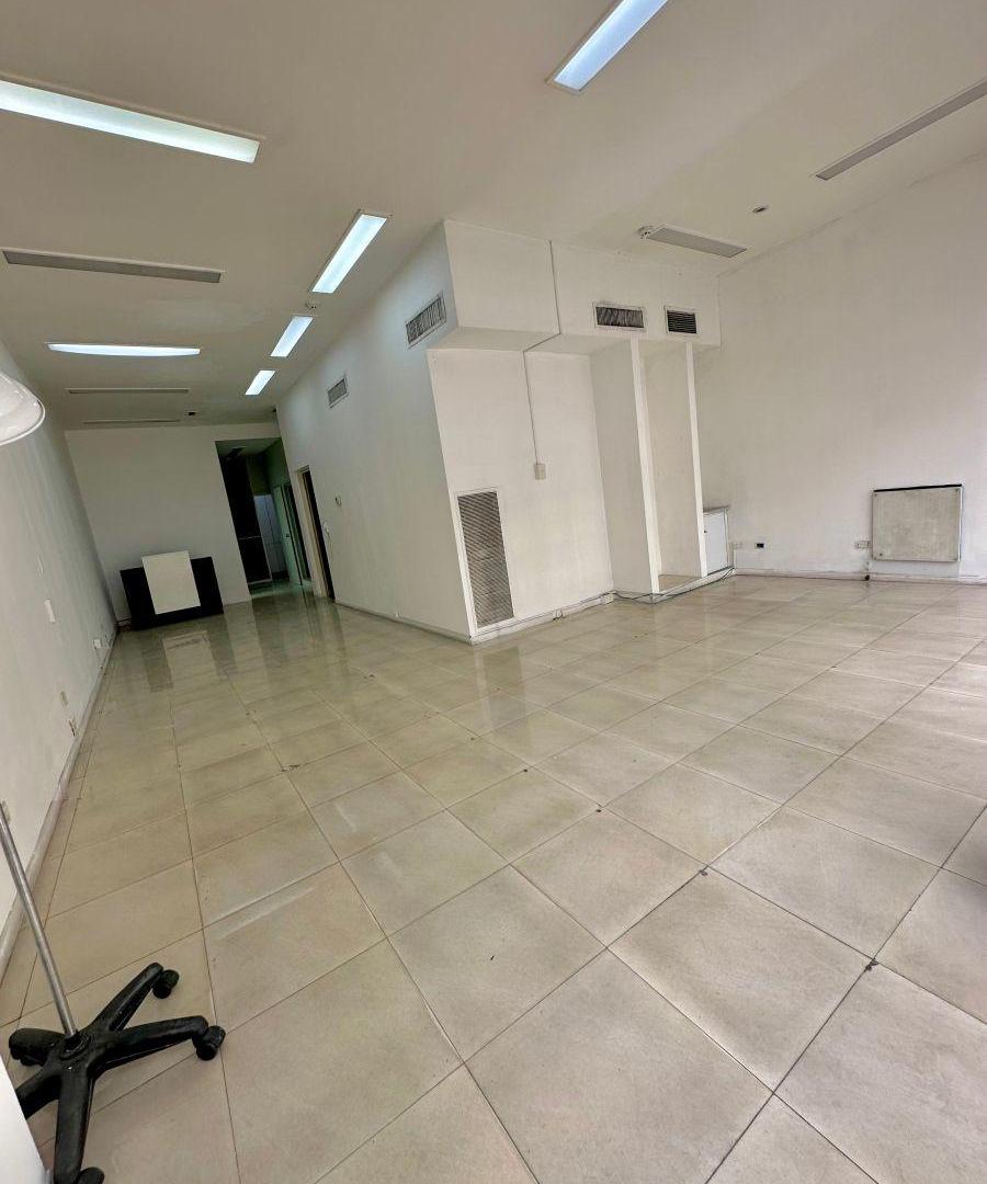 Foto de Alquiler comercial en Av. Callao al 700 EXCELENTE UBICACION SIN EXPENSAS, imagen 2