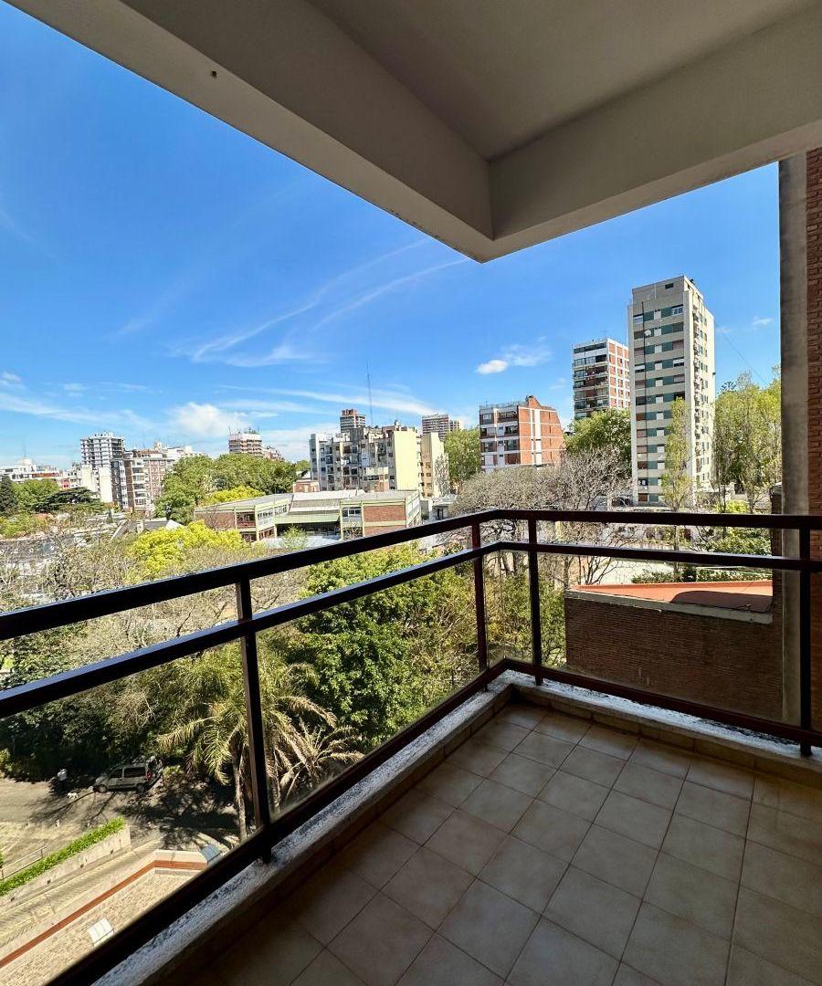 Foto de Luminoso 2 ambientes con balcón y vista abierta en Belgrano R en VENTA, imagen 4
